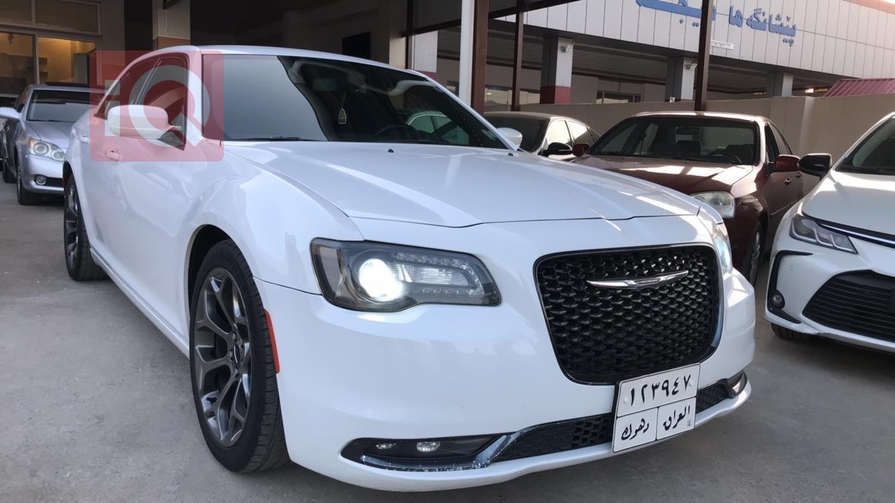 کرایسلەر 300